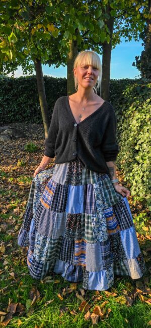 Długa, zielono-niebieska spódnica patchworkowa w stylu boho